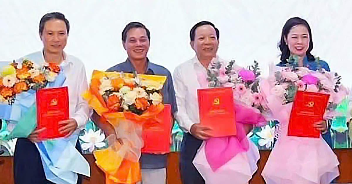 Chủ tịch Hải Phòng Nguyễn Văn Tùng và 5 cán bộ chủ chốt nghỉ hưu trước tuổi