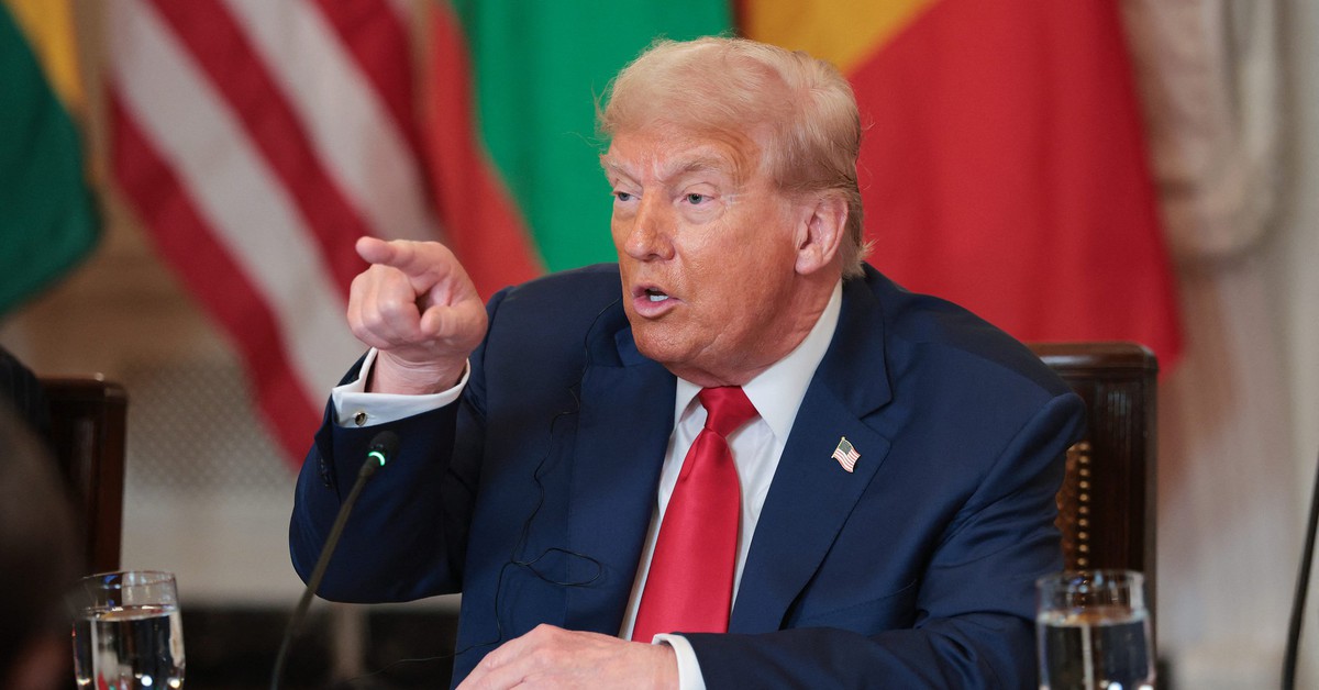 Ông Trump khen tiếng Anh của tổng thống Liberia: 'Ngài học ở đâu mà nói hay vậy?'