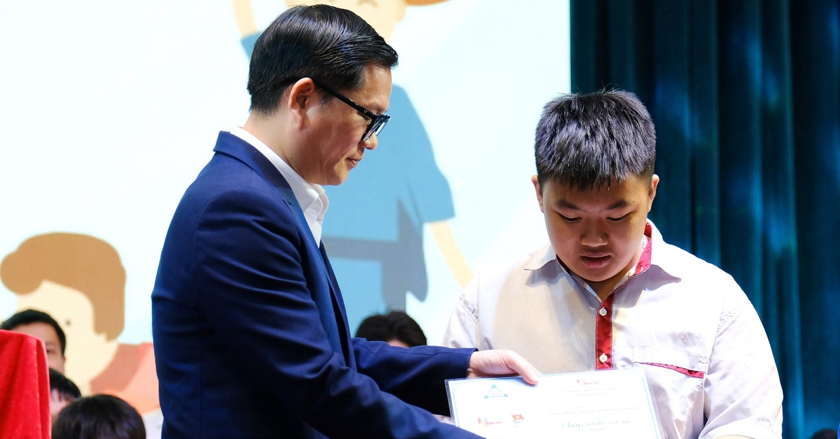 Chắp cánh ước mơ cho những khát khao học tập vượt lên trong gian khó