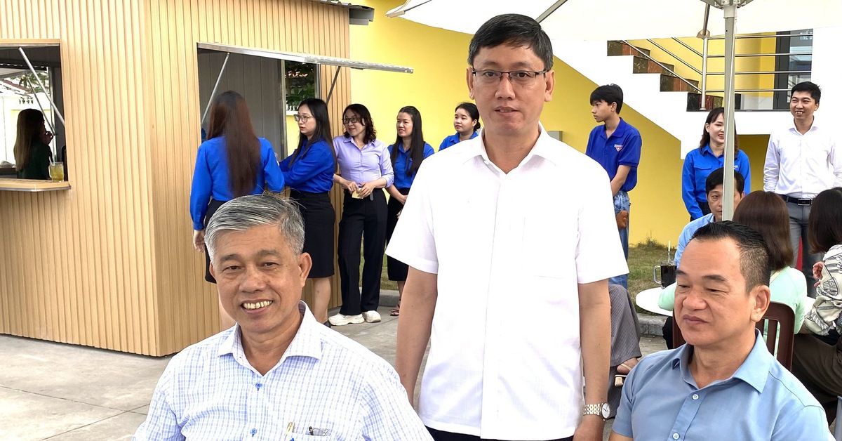 Bí thư phường cà phê sáng với người dân, hứa đến tận nhà giải quyết phản ánh