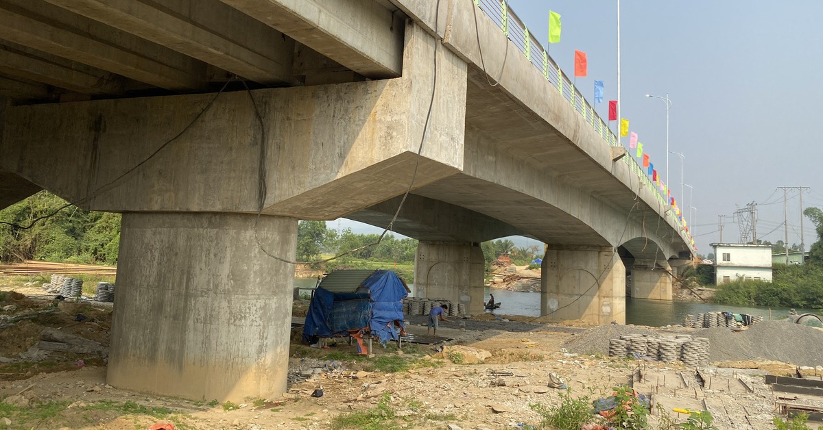 Cầu Quảng Đà 274 tỉ đồng thông xe 3 tháng vẫn chưa đi được