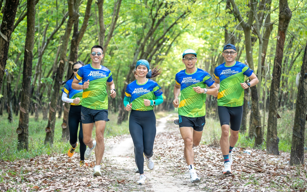 Tây Ninh tổ chức giải marathon chuẩn quốc tế chạy vòng quanh núi Bà Đen