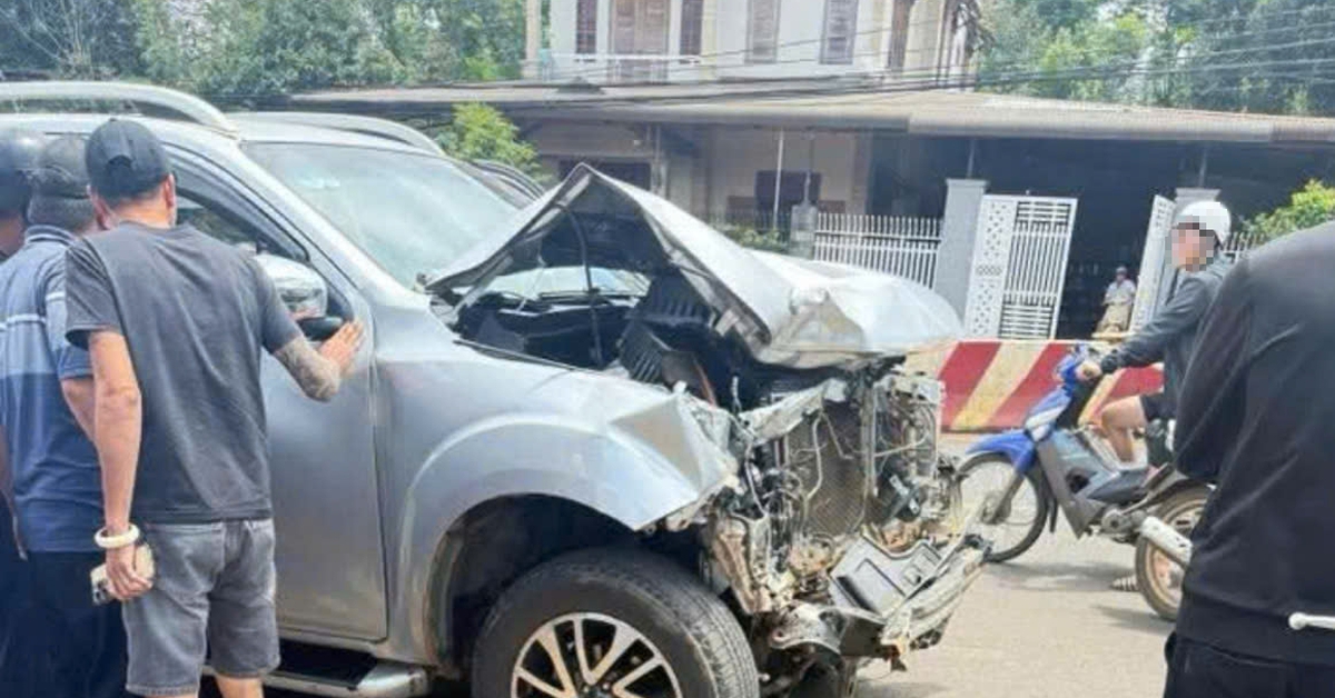 Tài xế xe bán tải tông liên hoàn do không giữ khoảng cách an toàn