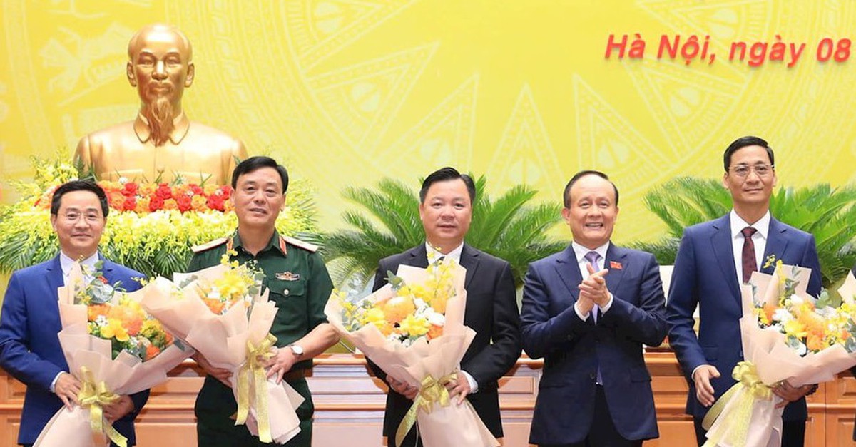 Miễn nhiệm chức Ủy viên UBND TP Hà Nội với Trung tướng Nguyễn Quốc Duyệt, bầu bổ sung 4 ủy viên mới