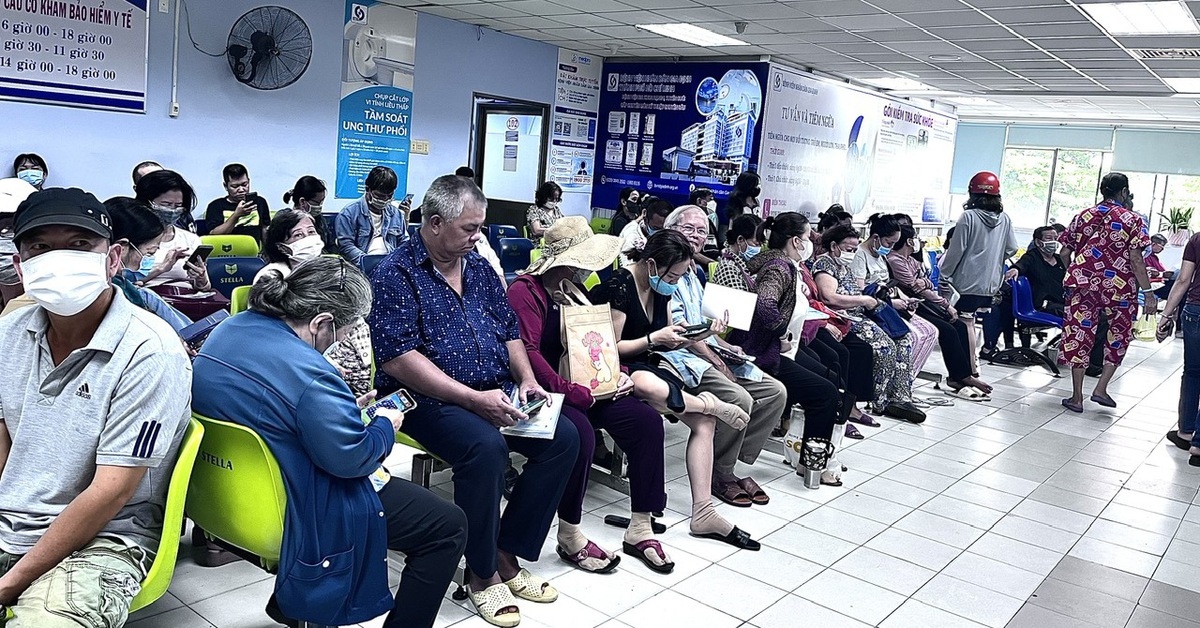 Sở Y tế TP.HCM: Kê đơn thuốc bệnh mạn tính 2-3 tháng 'không phải cấp phát tùy ý'