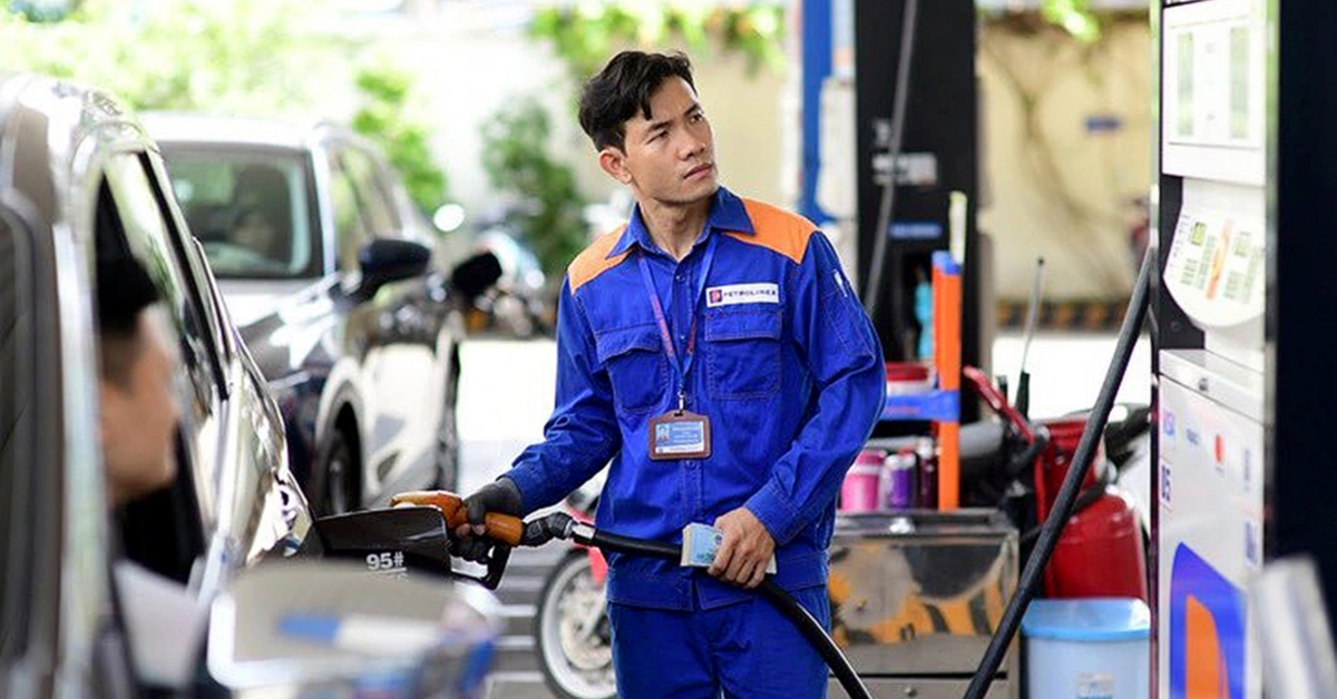 Giá xăng dầu tăng trở lại, RON95 vượt mức 20.000 đồng/lít