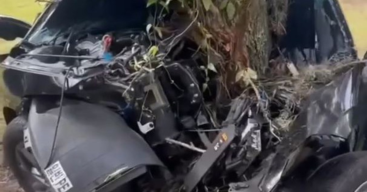 Xe cầu thủ Diogo Jota màu xanh, qua clip giả mạo thành màu đen