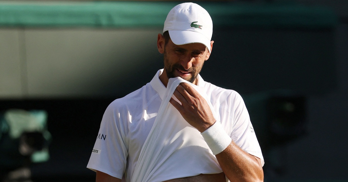 Djokovic thua chóng vánh Sinner ở bán kết Wimbledon 2025