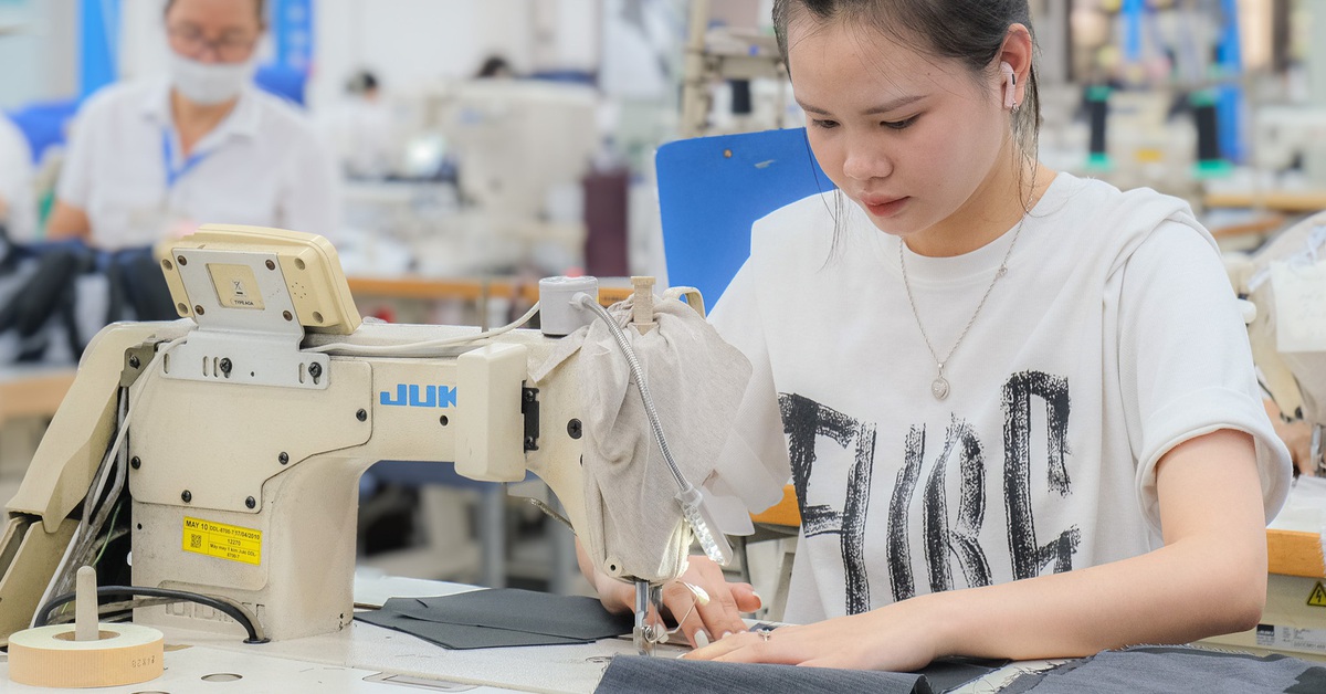 Chốt đề xuất tăng lương tối thiểu vùng 7,2%