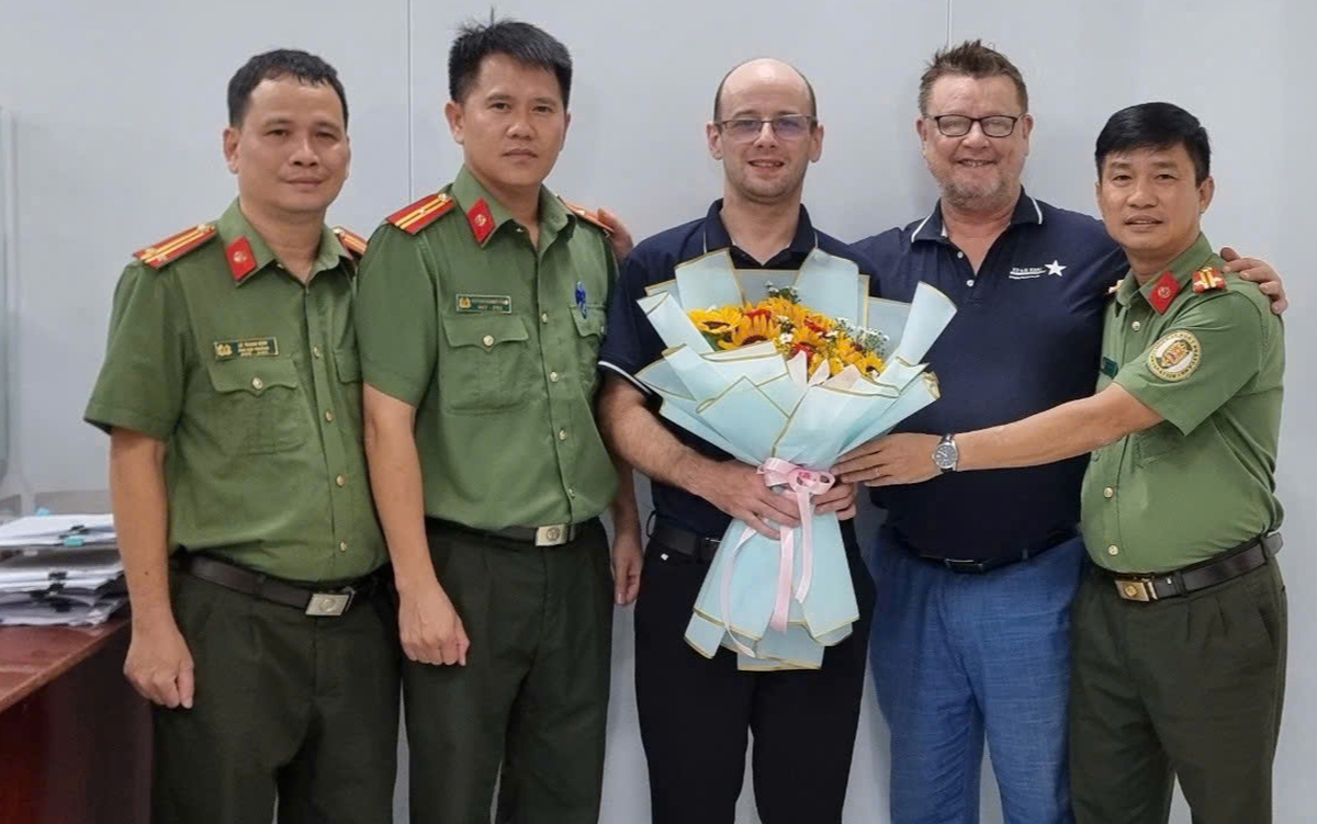 Công an TP.HCM cấp định danh điện tử cho hơn 2.200 người nước ngoài