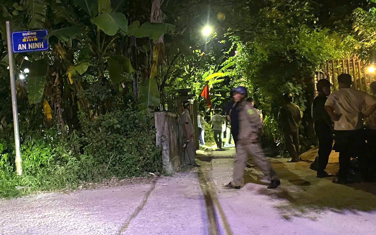 Điều tra vụ một thanh niên tử vong vì bị 2 người cầm dao và súng tự chế xông vào nhà tấn công ở Huế
