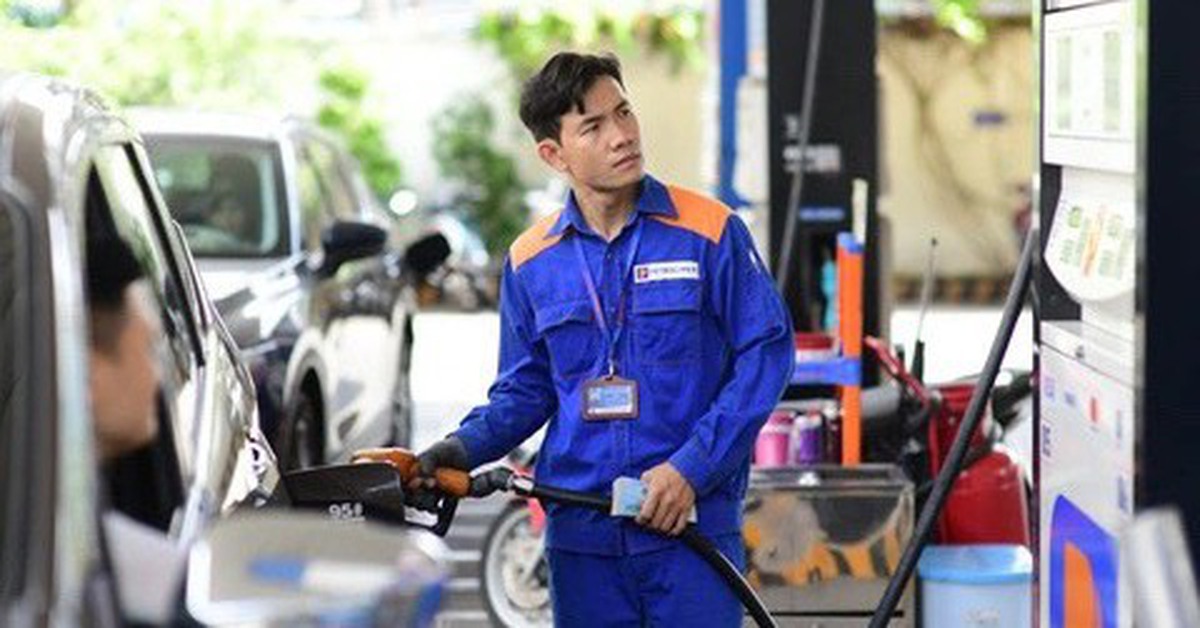 Đề xuất giảm thuế bảo vệ môi trường xăng dầu đến hết năm sau