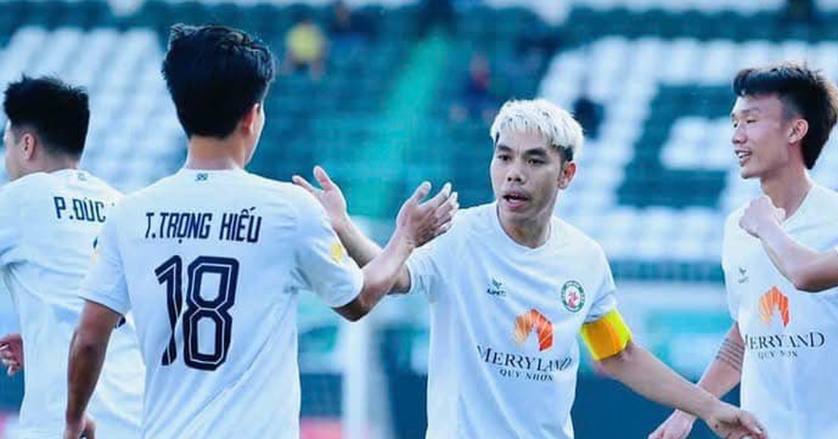 Từ chối hợp đồng tiền tỉ, Cao Văn Triền chọn ở lại đội bóng rớt hạng