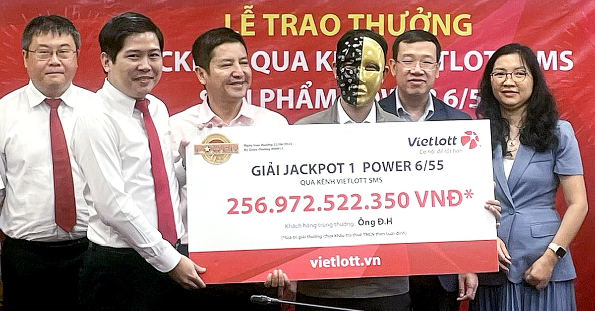 Tối nay, một khách hàng Vietlott đã trúng số tiền kỷ lục: hơn 344,9 tỉ đồng