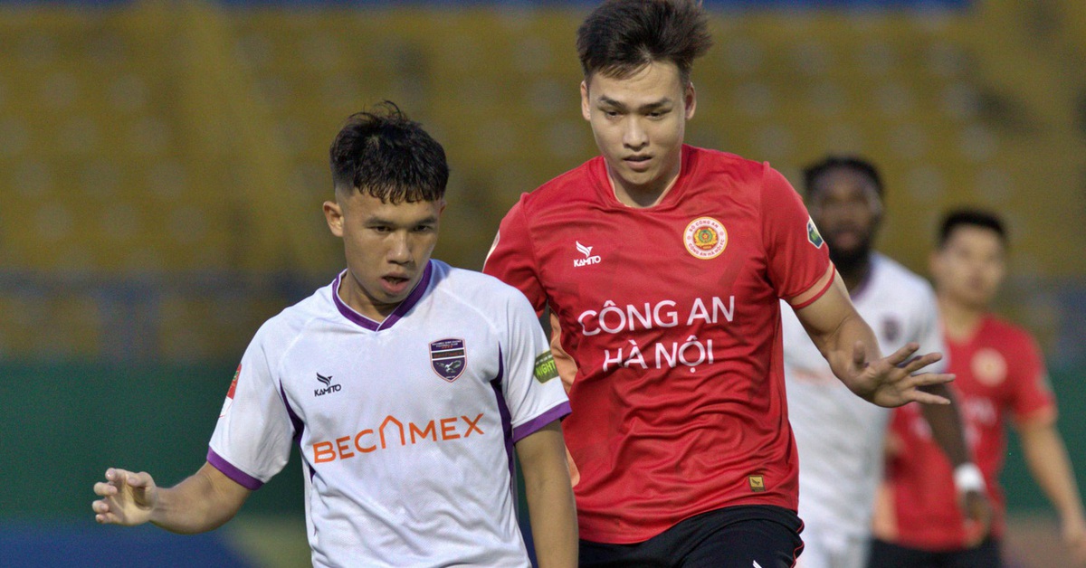 Minh Khoa háo hức đến Công An Hà Nội, CLB Bình Dương nói từ từ