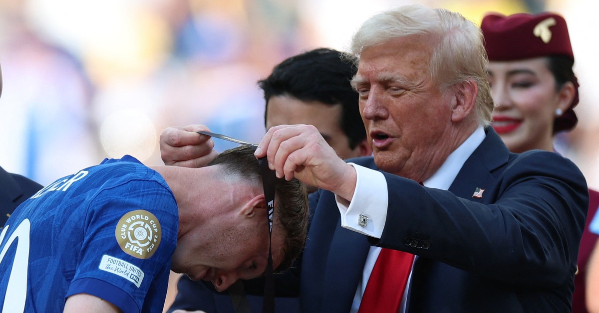 Tổng thống Donald Trump trao huy chương cho Chelsea
