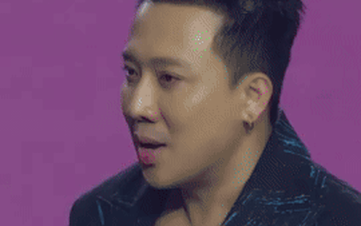 Các em xinh và cả Trấn Thành đang làm lố cảnh khóc cười?