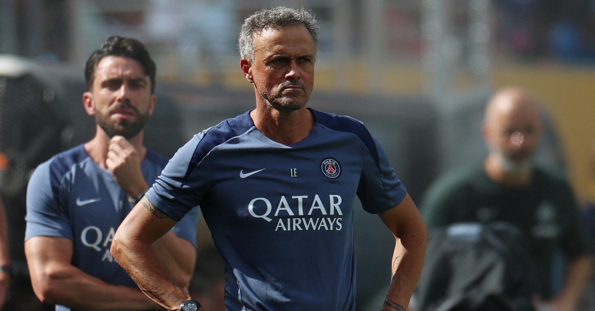 HLV Luis Enrique nói gì về hình ảnh tát tiền đạo Joao Pedro?