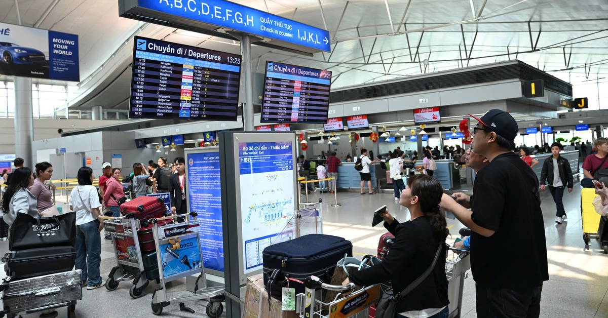 Khách đi tour Úc phẫn nộ vì delay chuyến bay kéo dài của Jetstar