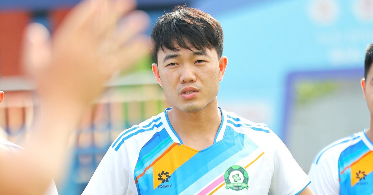 Xuân Trường tái ngộ Công Phượng ở tuổi 30