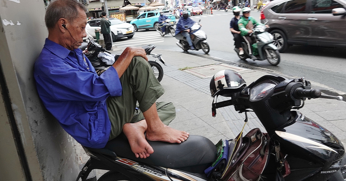 TP.HCM có lộ trình và chuẩn bị ra sao để chuyển đổi xanh phương tiện giao thông?