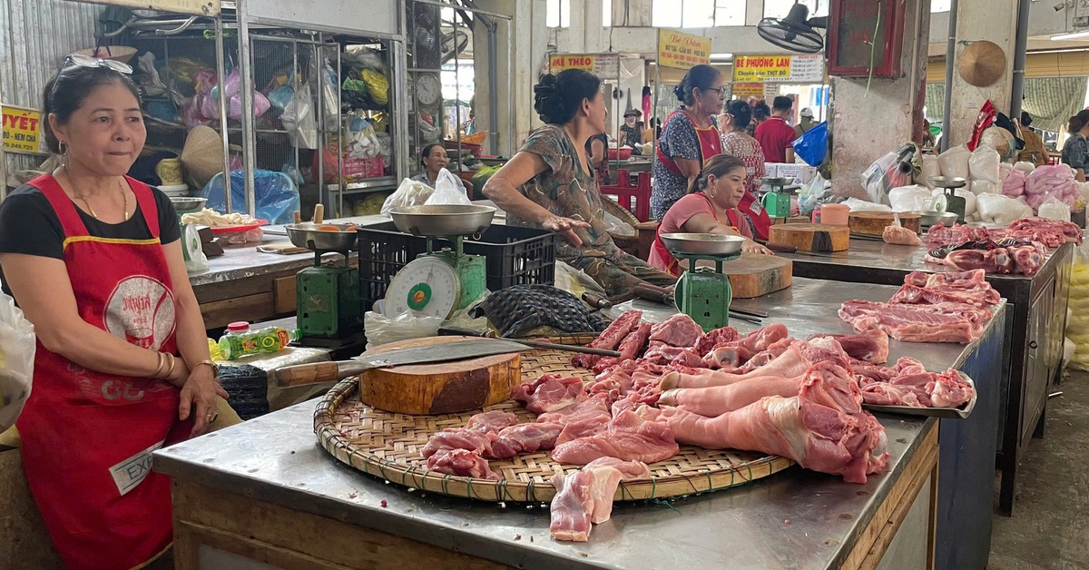 Huế kêu gọi người dân sử dụng thịt heo đúng cách, không nên quá lo