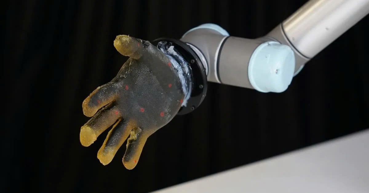 Robot 'biết đau' như con người nhờ da nhân tạo