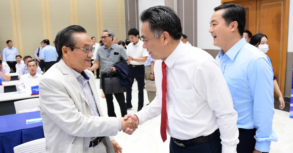 Làm gì để 'siêu đô thị' TP.HCM định hình trục công nghiệp mới?