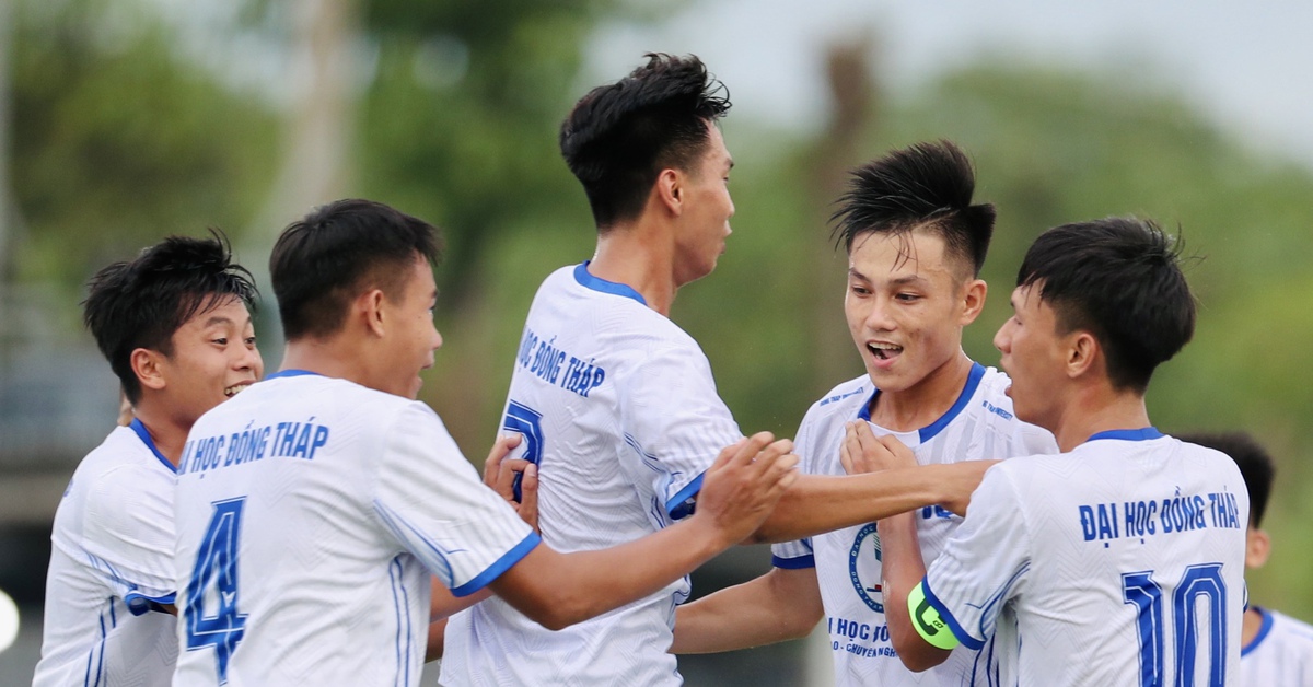 Bóng đá Đồng Tháp sôi động với sân chơi cả ngàn sinh viên