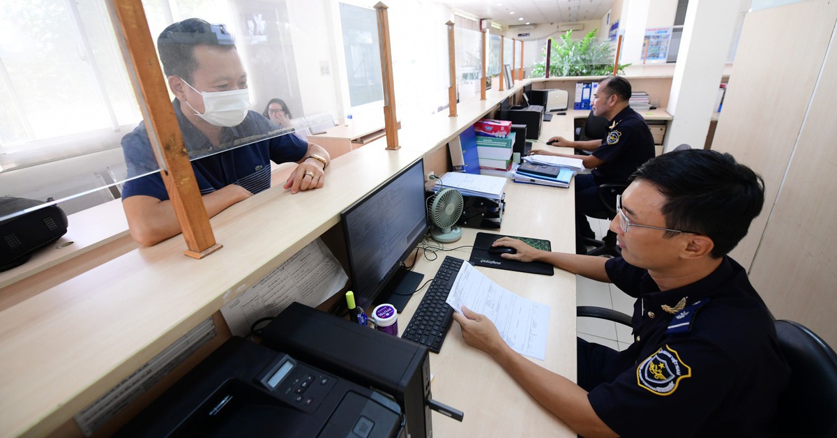 Nhầm lẫn phân loại thiết bị điện tử áp dụng thuế VAT, hải quan phải ra văn bản hỏa tốc