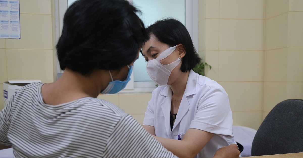 Bệnh nhân ung thư mừng rơn vì được lấy thuốc 3 tháng/lần