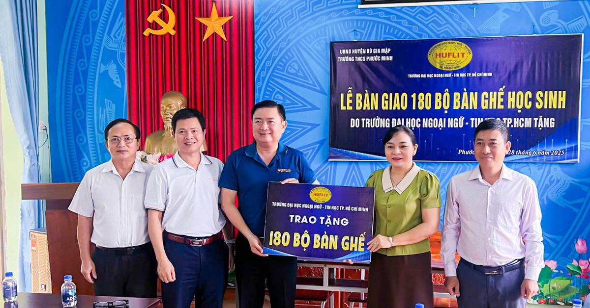 HUFLIT tiếp thêm động lực đến trường cho học sinh vùng sâu