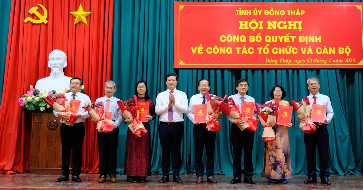 Đồng Tháp trao quyết định bổ nhiệm các cơ quan tỉnh ủy và 10 giám đốc sở