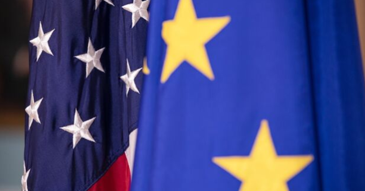EU chấp nhận mức thuế đối ứng 10% của ông Trump