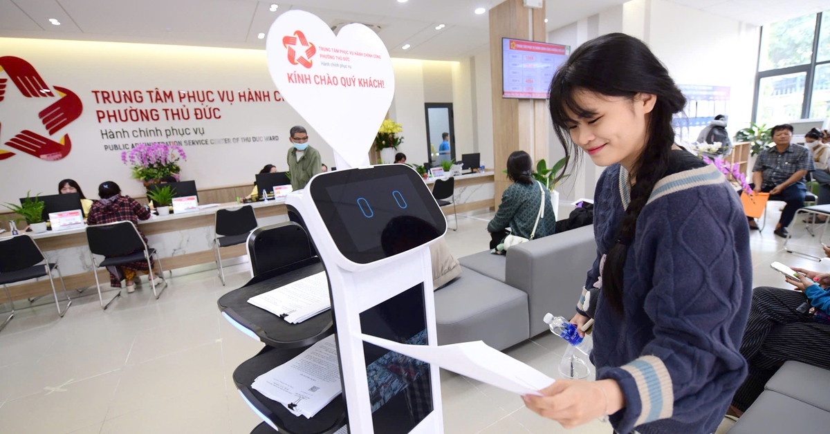 Ngày đầu vận hành chính quyền địa phương 2 cấp: Thủ tục nhanh, cán bộ nhiệt tình