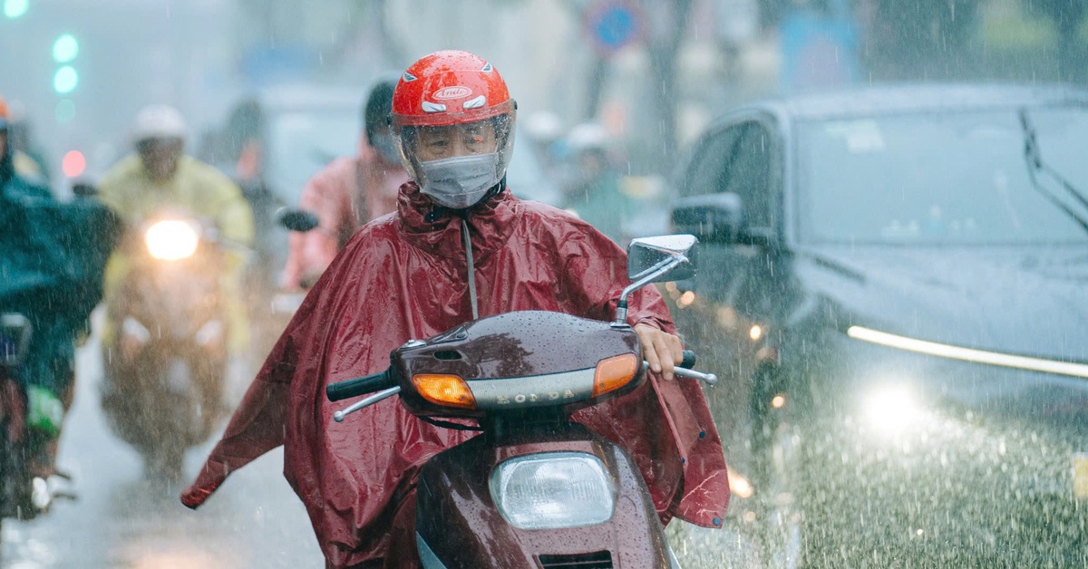 Thời tiết hôm nay 3-7: Bắc Bộ giảm mưa, Nam Bộ nhiều mây, có lúc mưa rào