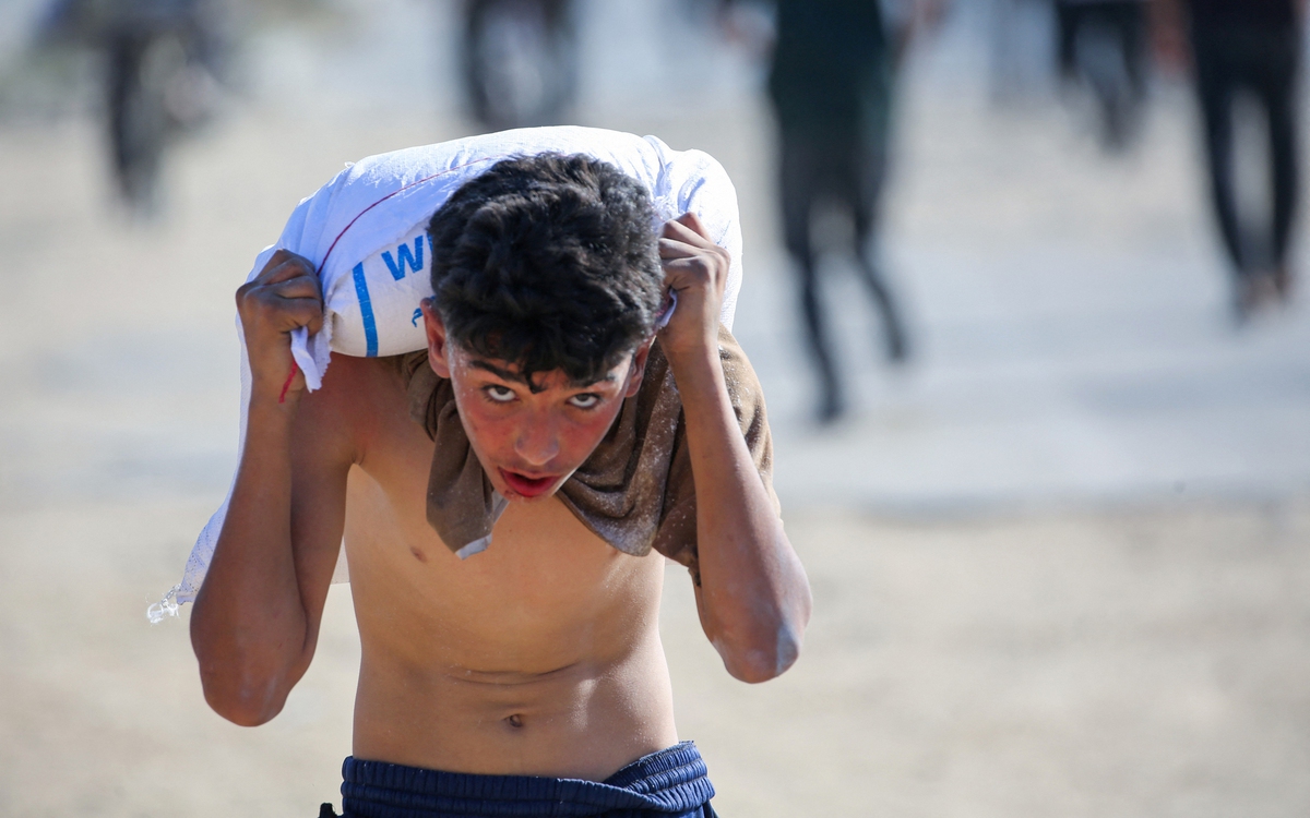 Israel điều xe tăng vào khu dân cư, người dân Gaza chết đói ngày một nhiều