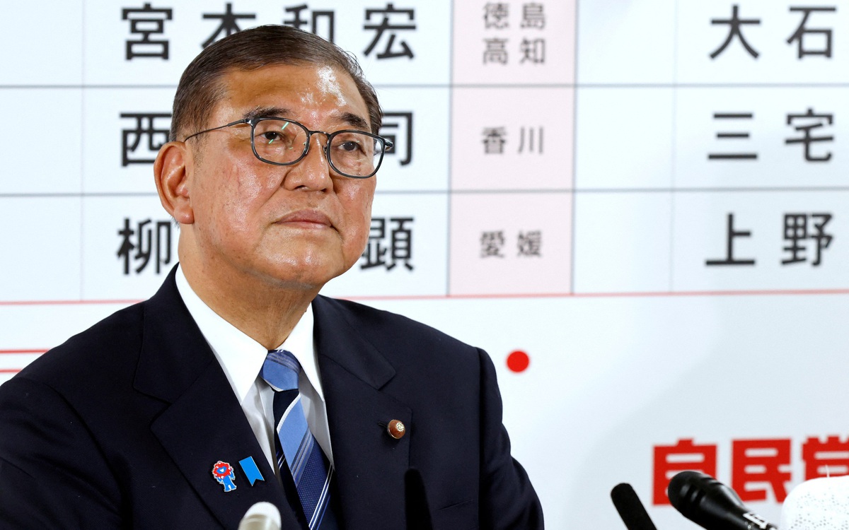 Japonski premier odstopil po volilnem porazu, Shigeru Ishiba potencialni naslednik