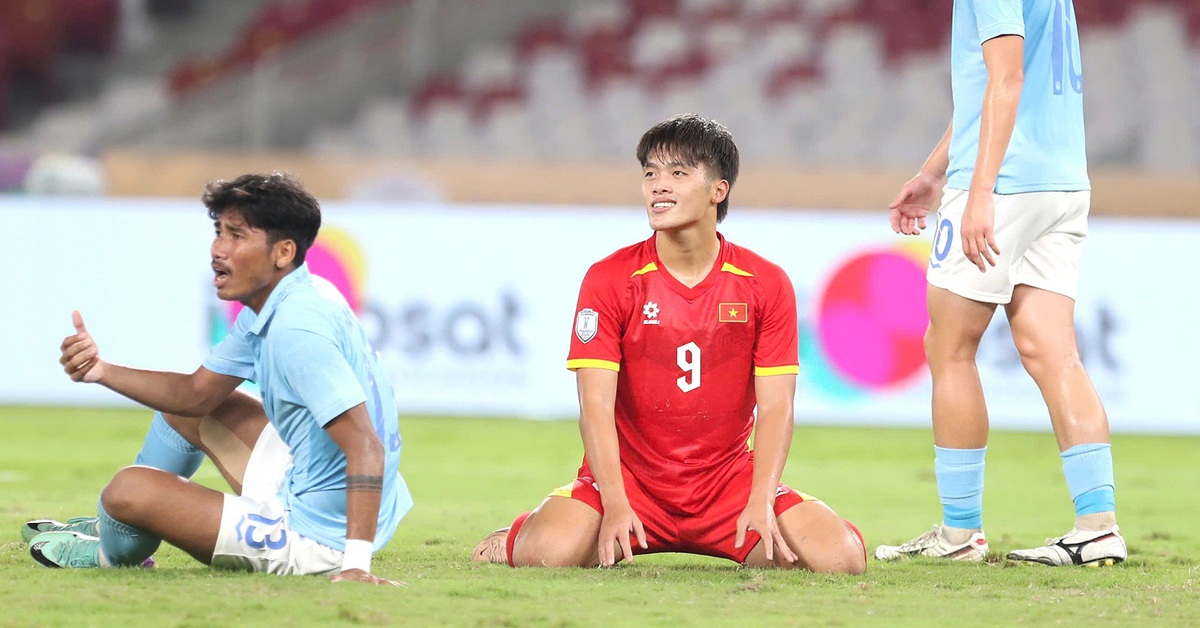 Tung hết các chân sút, hàng công U23 Việt Nam không ngừng gây lo lắng
