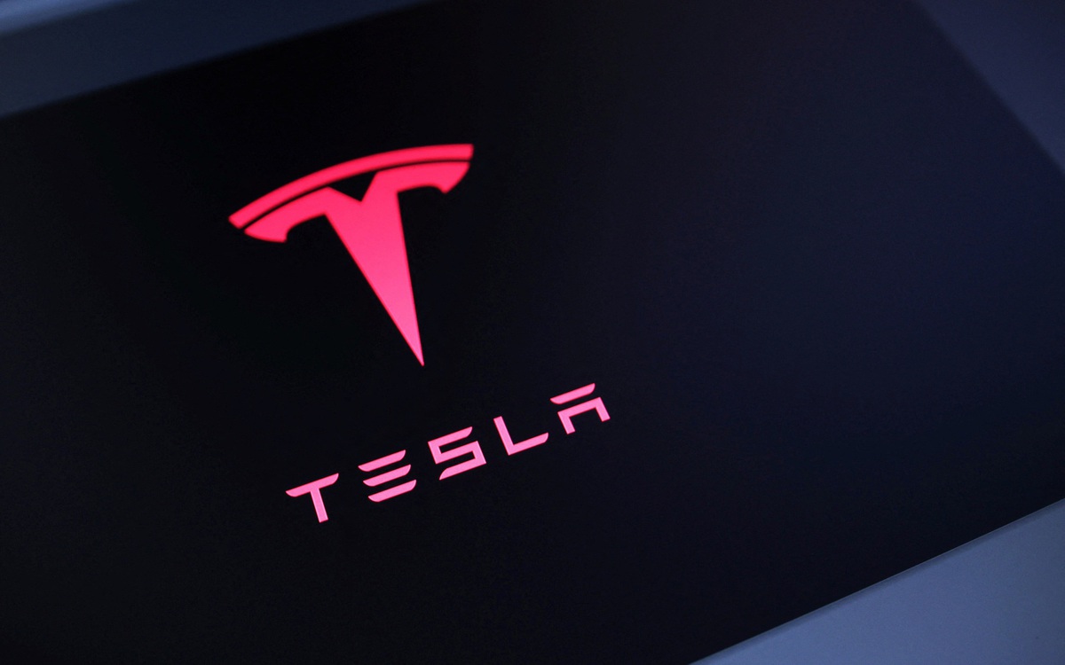 Tesla khởi động sản xuất mẫu xe giá rẻ giữa lúc doanh thu sụt giảm nghiêm trọng