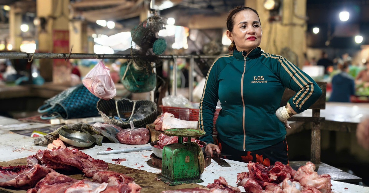 Tiểu thương bán thịt heo 'đứng hình' vì dịch tả heo châu Phi