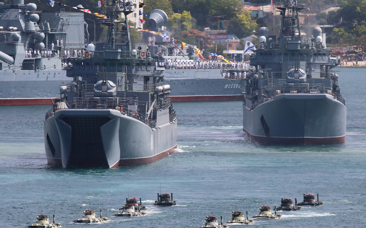 Rusija odpovedala letno mornariško parado zaradi varnostnih pomislekov