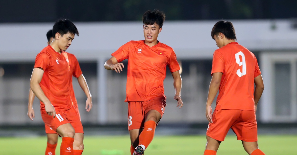 U23 Việt Nam tập tối, rèn chiến thuật để thắng Indonesia