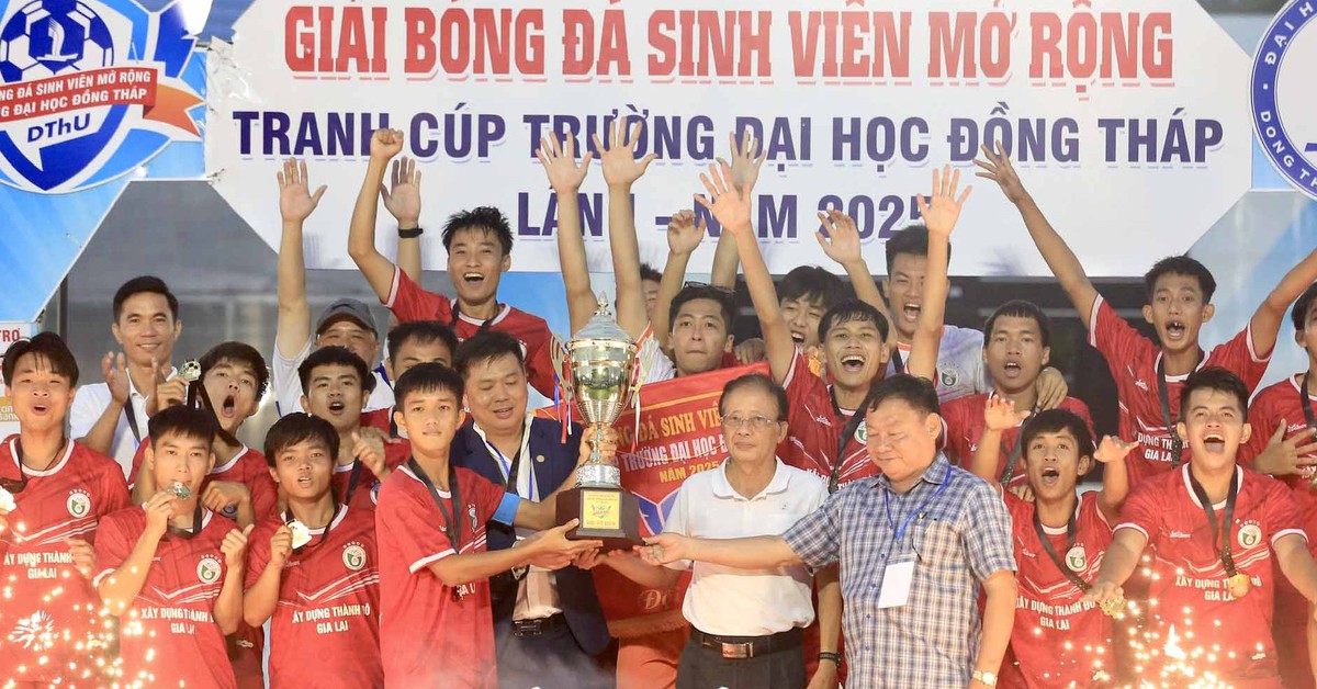 Trường đại học Sư phạm TDTT TP.HCM vô địch nghẹt thở