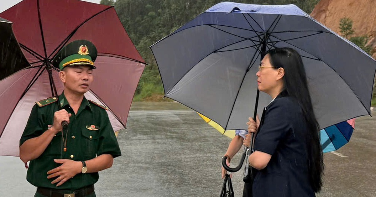 Bí thư Quảng Ngãi kiểm tra cửa khẩu lúc tinh mơ