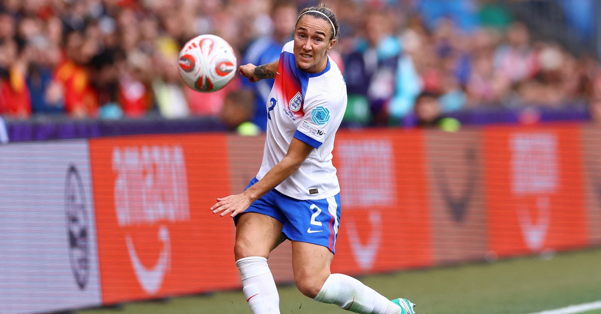 Chơi cả giải với chân gãy, Lucy Bronze cùng tuyển Anh vô địch Euro 2025