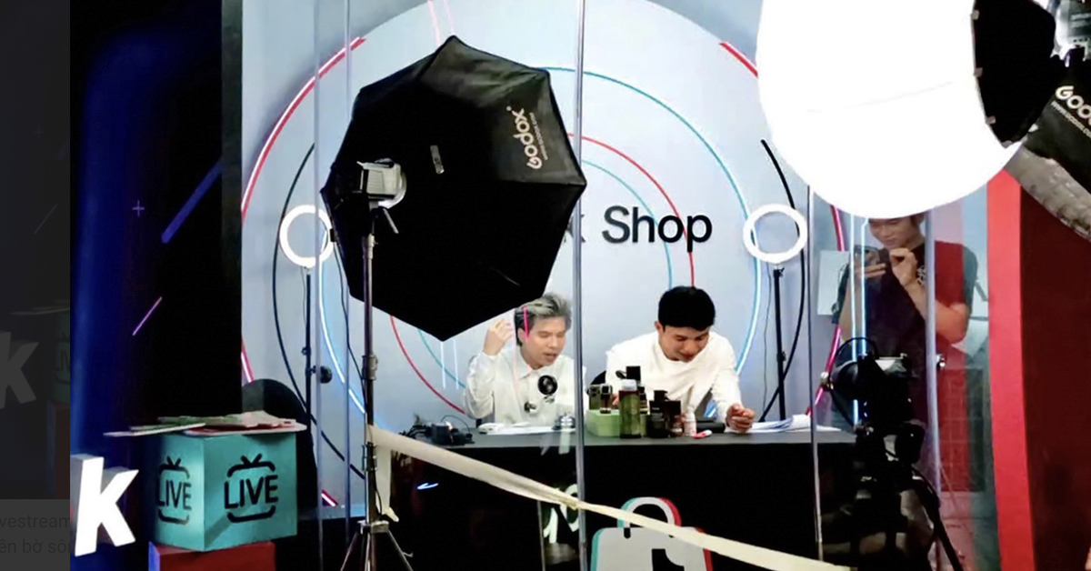 TikTok Shop bứt tốc, áp sát ‘ngôi vương’ Shopee