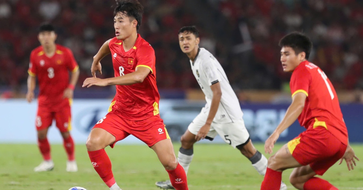 U23 Việt Nam - U23 Indonesia (hiệp 1) 1-0: Công Phương mở tỉ số