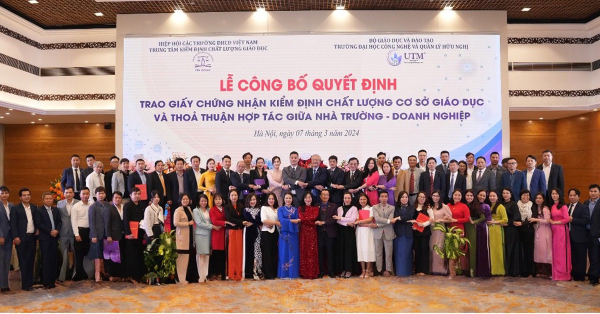 Trường đại học Công nghệ và Quản lý Hữu Nghị tặng laptop, miễn phí ký túc xá cho tân sinh viên