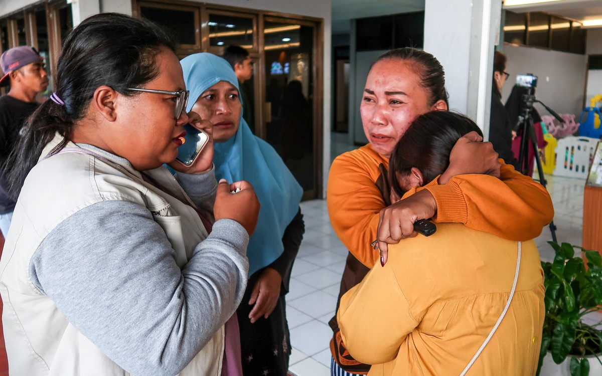 Indonesia: Chìm phà ngoài khơi đảo Bali, hàng chục người mất tích